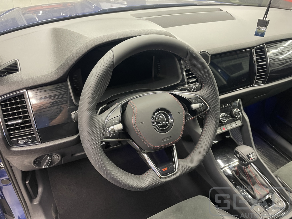 Skoda Kodiaq Перетяжка руля, клаксона и ручки акпп| Автоателье СеалАвто | Москва