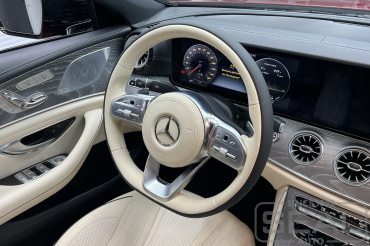 Mercedes CLS Перетяжка руля и клаксона с изменением дизайна и подогревом | Автоателье СеалАвто | Москва