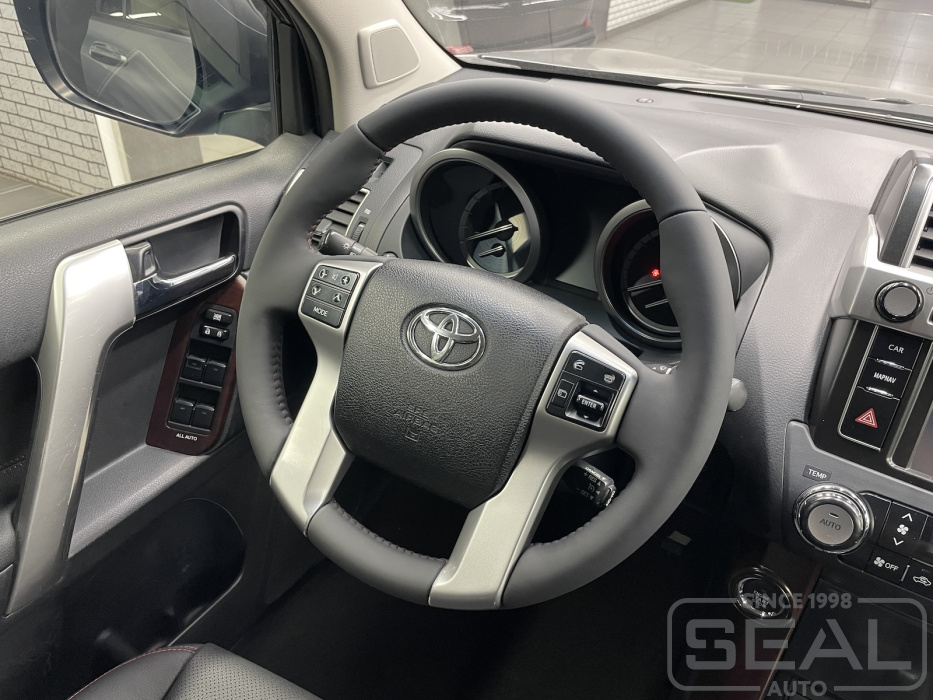 Toyota Land Cruiser Prado 150 Перетяжка руля| Автоателье СеалАвто | Москва