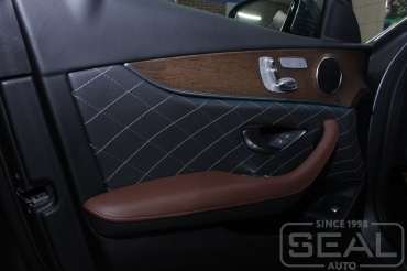 Mercedes E-klasse W213 Перетяжка дверных карт и подлокотников