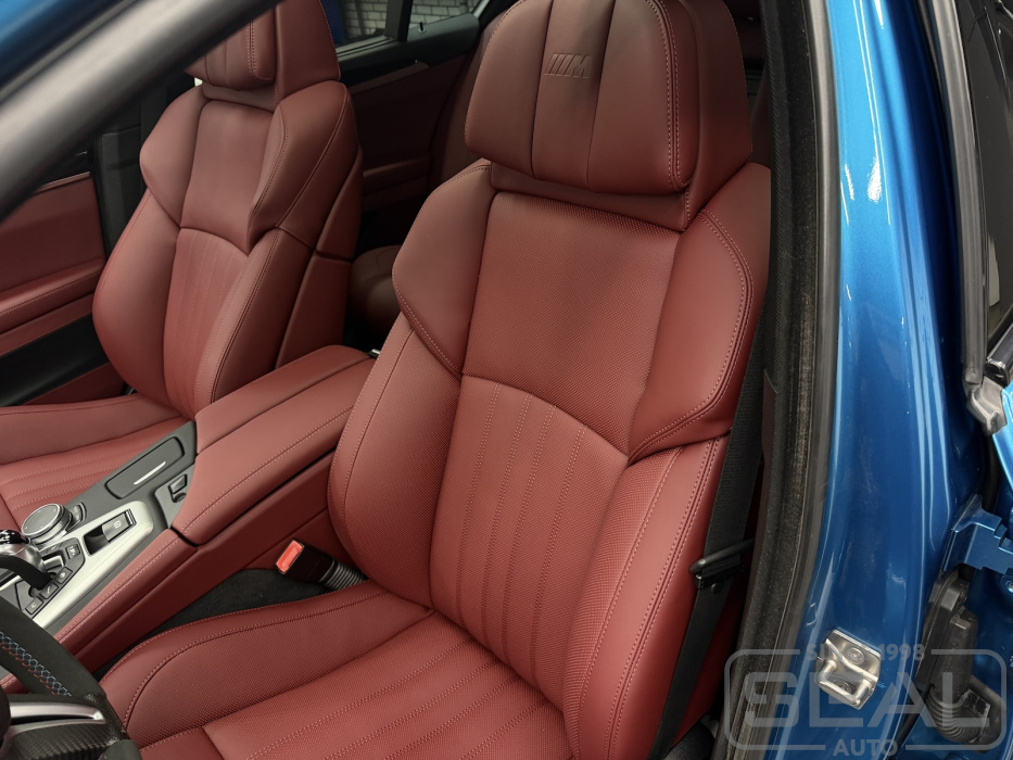 Интерьер автомобиля BMW 5-series M5 (F10) после перешива салона