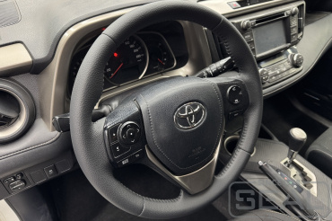 Toyota Rav 4 Перетяжка руля кожей