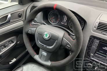 Skoda Octavia RS Перетяжка руля из Алькантары