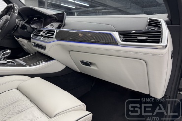 BMW X5 Перетяжка торпедо, центральной консоли и элементов дверей