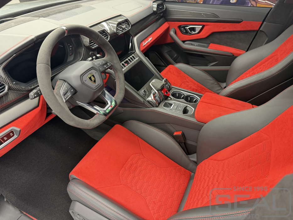 Lamborghini Urus Перетяжка руля и ручки кпп| Автоателье СеалАвто | Москва