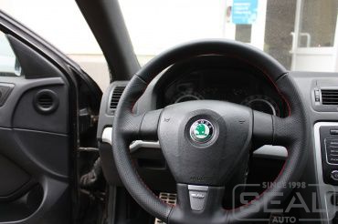 Skoda Octavia RS Перетяжка руля и ручки кпп