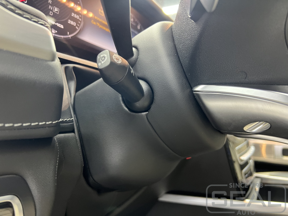 Детали перетяжки фальшпанели сиденья Mercedes-Benz G-class III (W463) с декоративной строчкой.