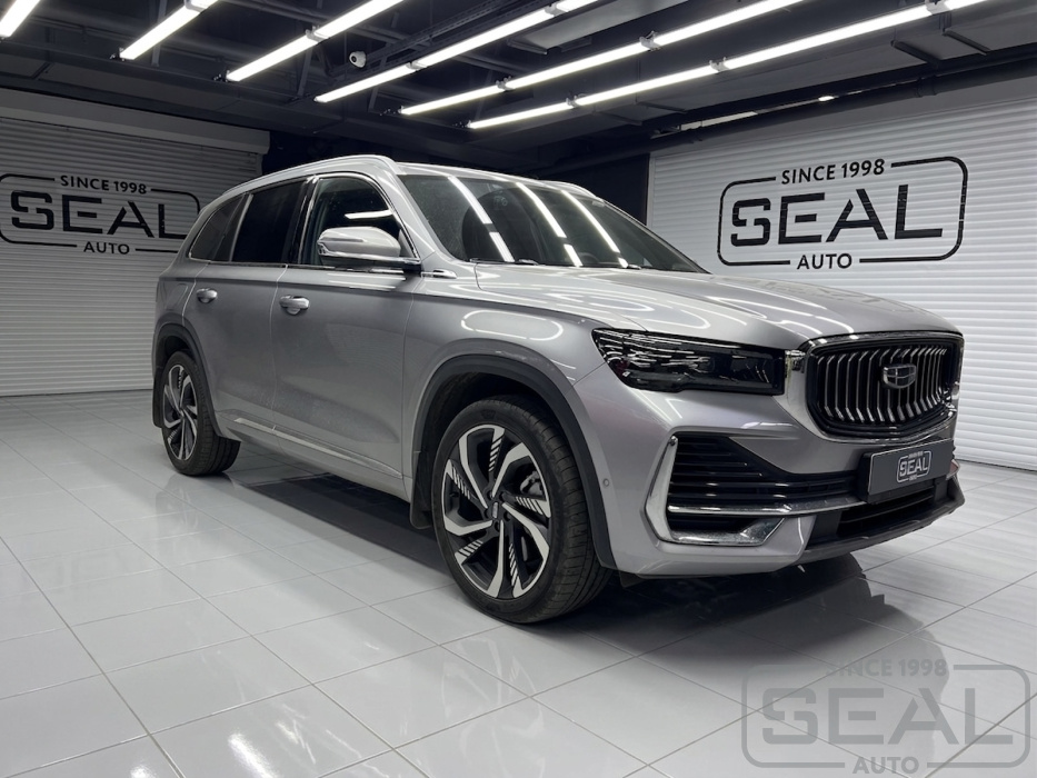Geely Monjaro в студии СеалАвто для установки подогрева руля