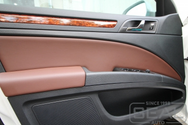 Skoda Superb II Перетяжка дверных карт и подлокотников