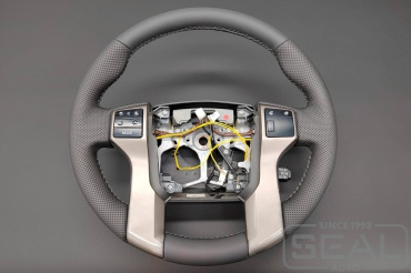 Toyota Prado 150 Перетяжка руля c клаксоном и установкой подогрева