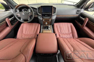 Toyota Land Cruiser 200   