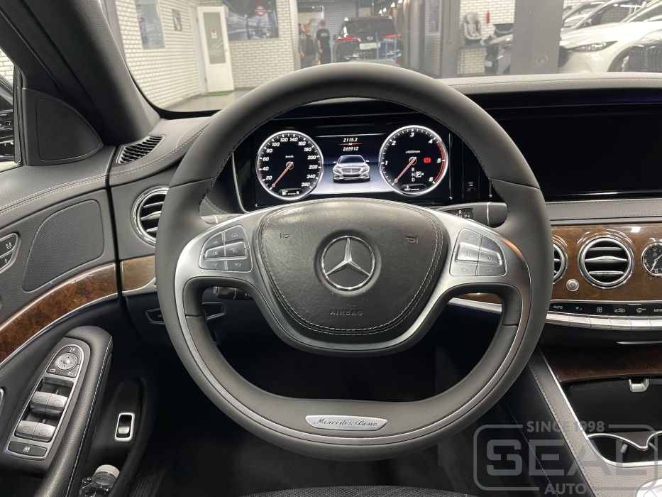 Руль Mercedes-Benz S-class (W222) после перетяжки натуральной кожей.