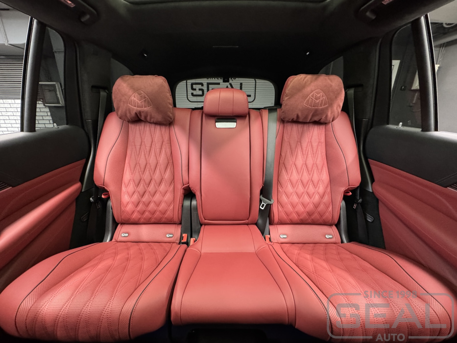 Mercedes GLS: задние сиденья с подушками из алькантары