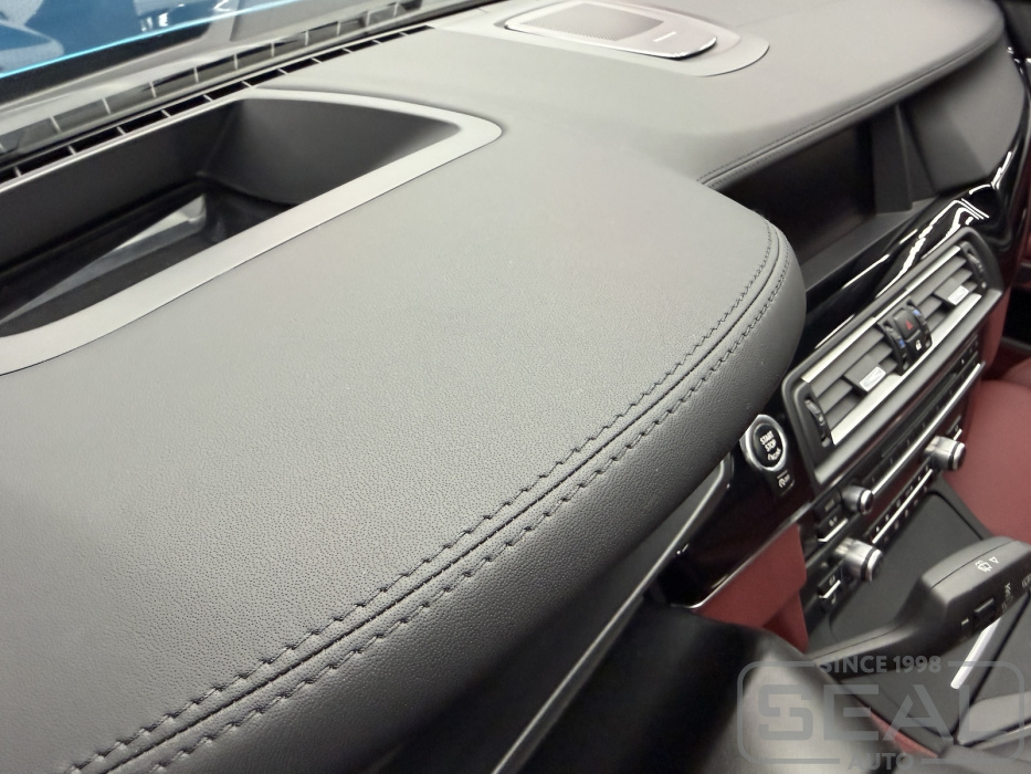 Перетяжка торпедо BMW 5-series M5 (F10) эко кожей Nappa