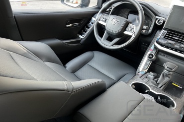 Toyota Land Cruiser 300 Перешив сидений и дверей