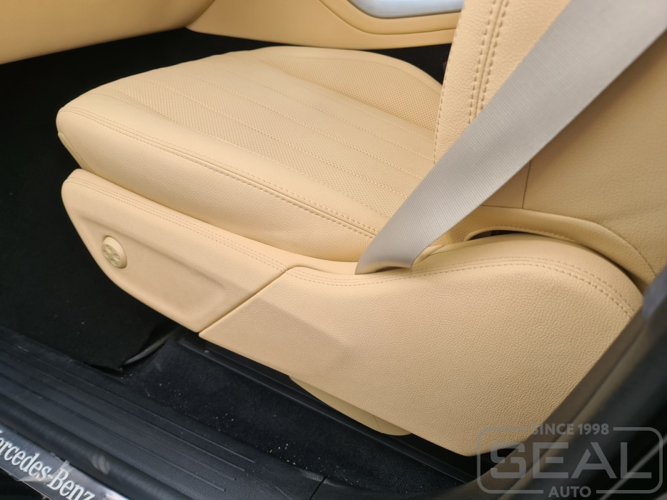 Салон автомобиля Mercedes-Benz GLE Coupe (С167) после выполнения перетяжки боковых панелей сидений.