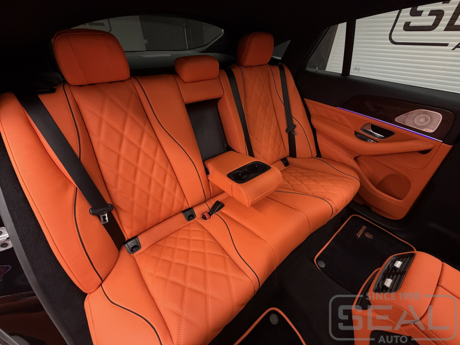 Перетяжка сидений заднего ряда кожей Nappa Lamborghini автомобиля Mercedes GLE Brabus (C167)