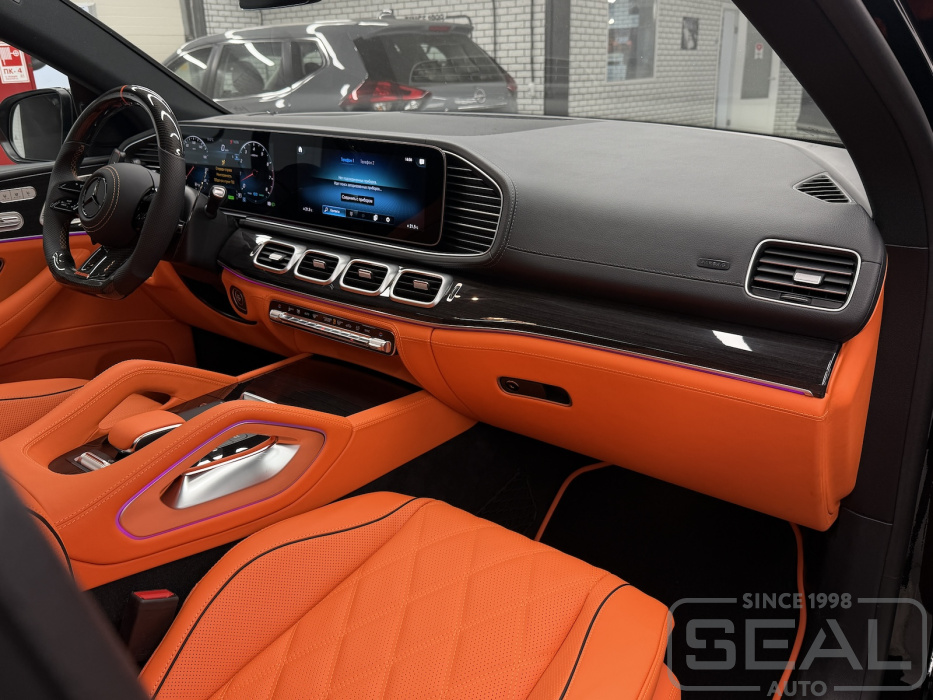 Перетяжка торпедо Mercedes GLE (C167) натуральной кожей Lamborghini Arancia Mira