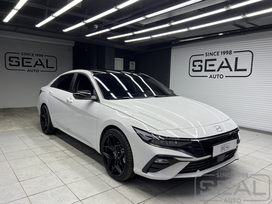 Hyundai Elantra в салоне СеалАвто