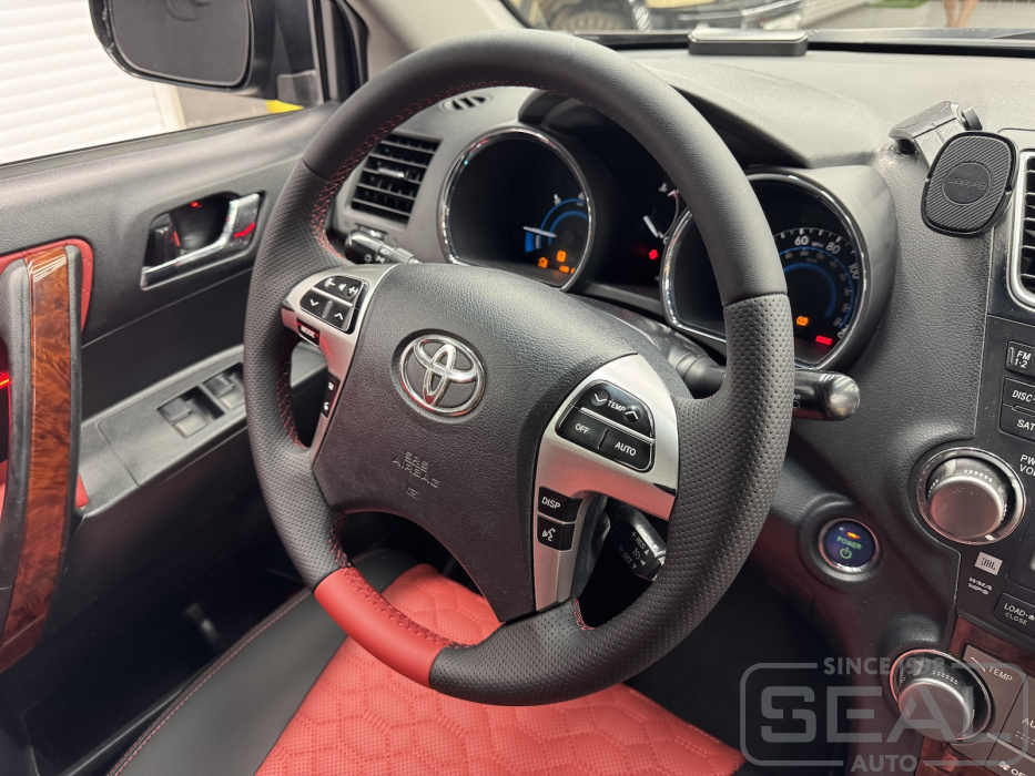 Руль Toyota Highlander после перетяжки