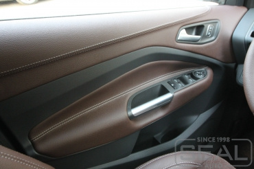 Ford Kuga Перетяжка дверных карт