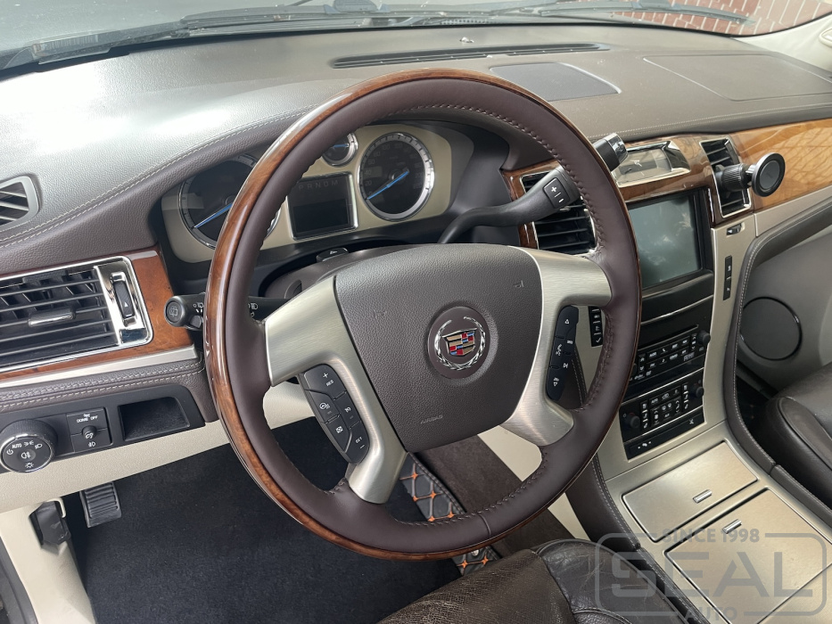 Cadillac Escalade Перетяжка руля| Автоателье СеалАвто | Москва