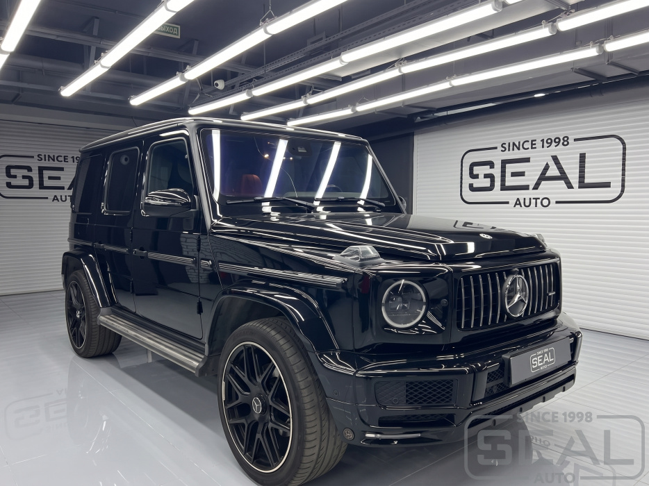 Mercedes Gelandewagen перед перетяжкой торпедо и панелей салона.