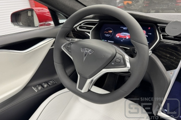 Tesla Model S Перетяжка руля