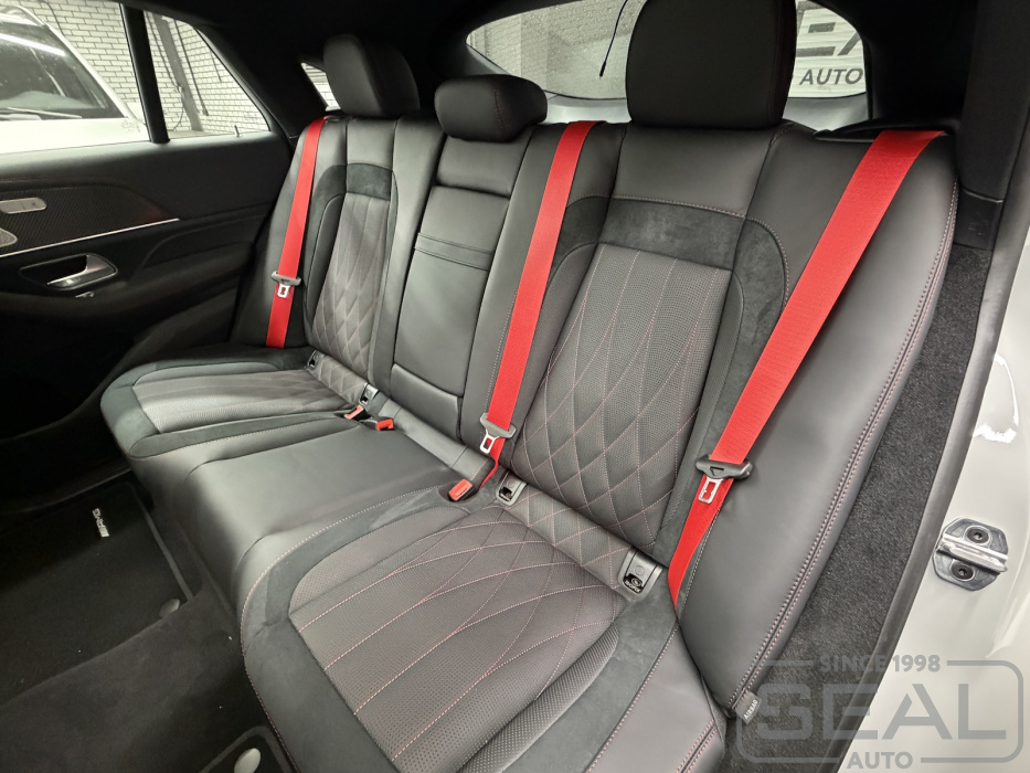 Установка ремней безопасности в салоне Mercedes GLE