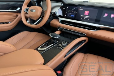 Перетяжка салона Geely Monjaro