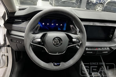 Skoda Octavia A8 Перетяжка руля алькантарой