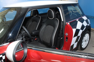 MINI Hatch Cooper S Перешив салона автомобиля