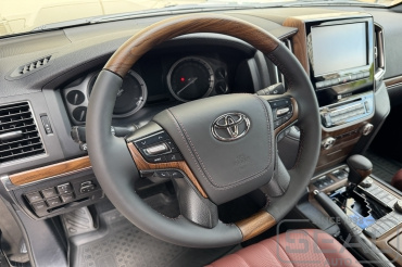 Toyota Land Cruiser 200 Перетяжка руля и клаксона