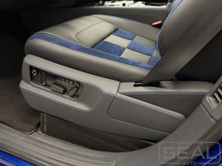 Перетяжка боковой панели переднего сиденья Volkswagen Touareg I