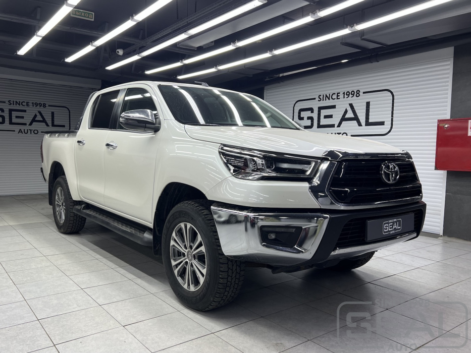 Toyota Hilux в студии СеалАвто