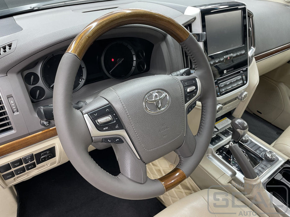 Toyota Land Cruiser 200 Перетяжка руля| Автоателье СеалАвто | Москва