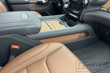 Dodge RAM Перетяжка элементов консоли и торпедо