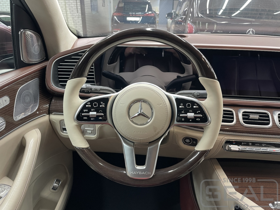 Руль Mercedes-Benz GLS (X167) после перетяжки натуральной кожей.