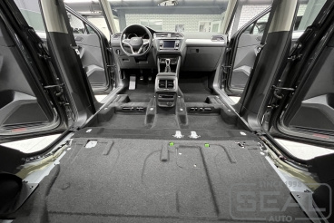 Химчистка салона автомобиля Toyota Camry в формате таймлапс