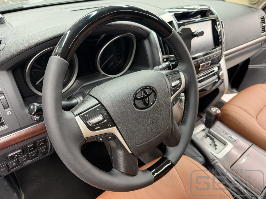 Toyota Land Cruiser 200 Перетяжка сидений и руля| Автоателье СеалАвто | Москва