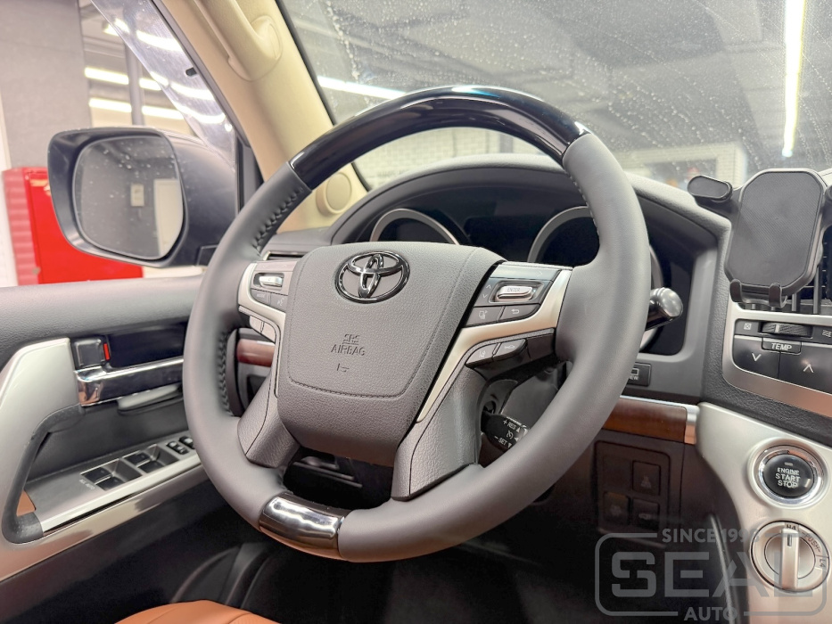 Toyota Land Cruiser 200 Перетяжка руля| Автоателье СеалАвто | Москва