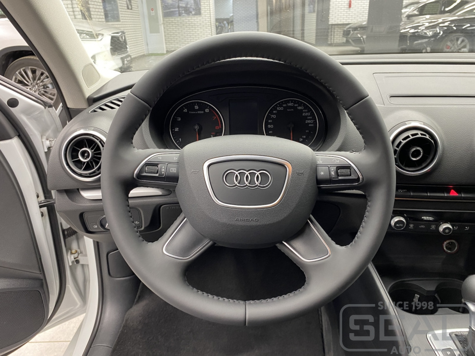 Audi A3 Перетяжка руля автомобиля