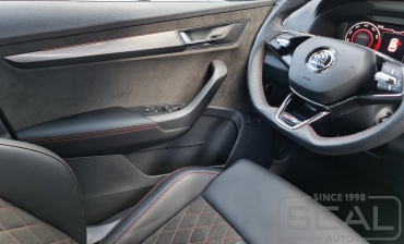 Skoda Karoq Перетяжка дверных карт и подлокотников