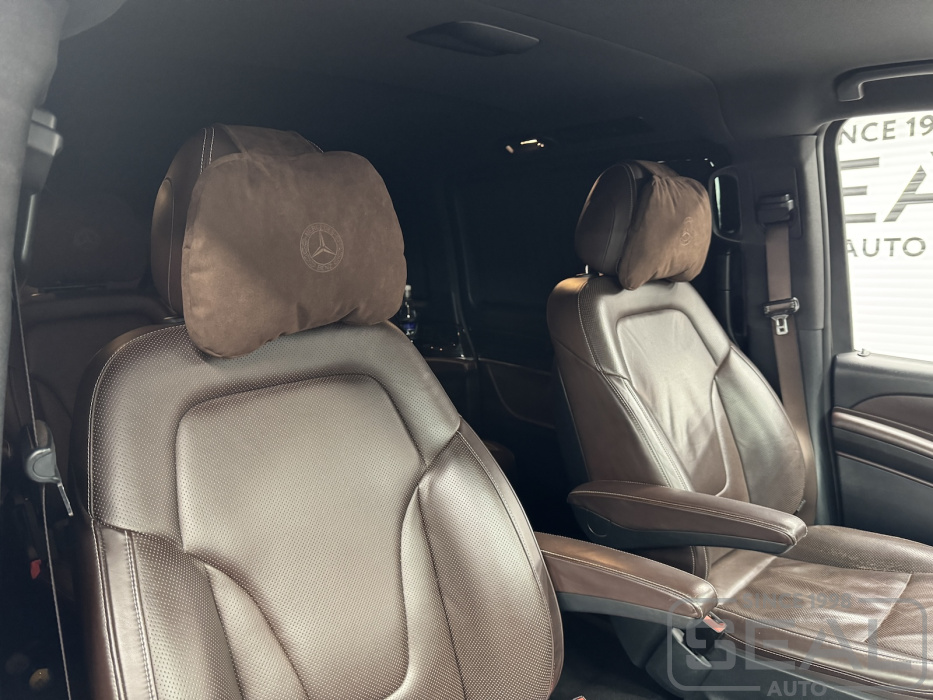 Mercedes V-class: комфортные подушки из оригинальной алькантары