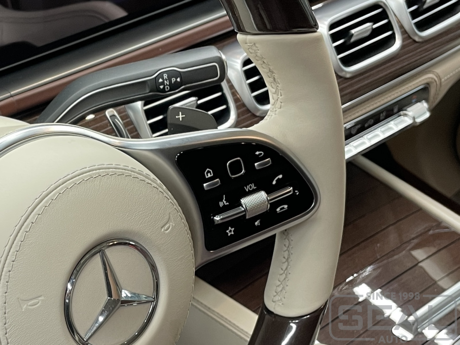 Детали перетяжки руля Mercedes-Benz GLS (X167) натуральной кожей.