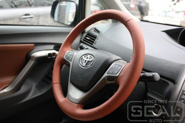 Toyota Verso Перетяжка руля и ручки КПП