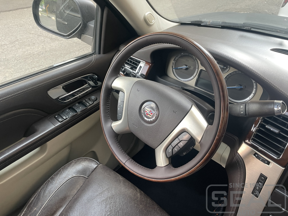 Cadillac Escalade Перетяжка руля| Автоателье СеалАвто | Москва