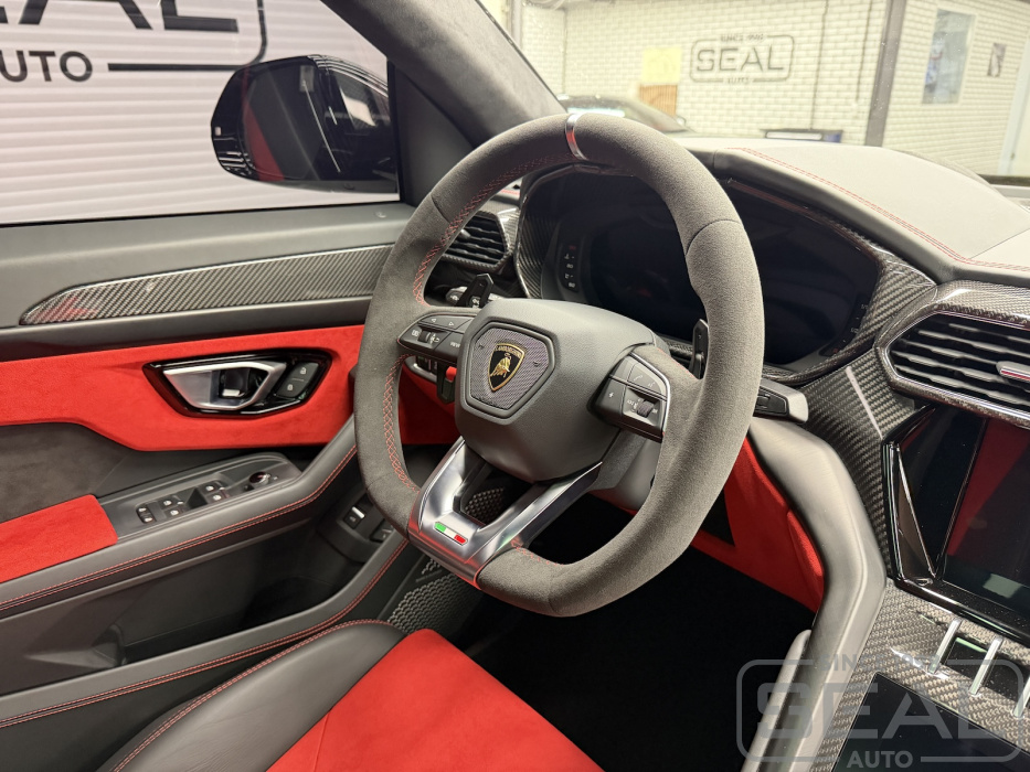 Lamborghini Urus Перетяжка руля и ручки кпп| Автоателье СеалАвто | Москва
