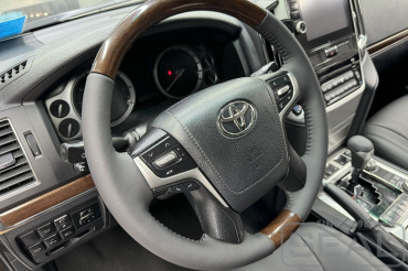 Toyota Land Cruiser 200 Перетяжка руля и ручки