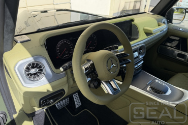 Mercedes Gelandewagen (W465) Перетяжка торпедо и панелей салона